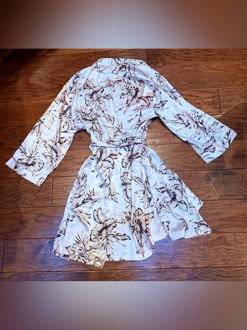 House of Harlow 1960 Floral Satin Robe with pockets  M Blush Pink Belted Kimono - Picture 10 of 12